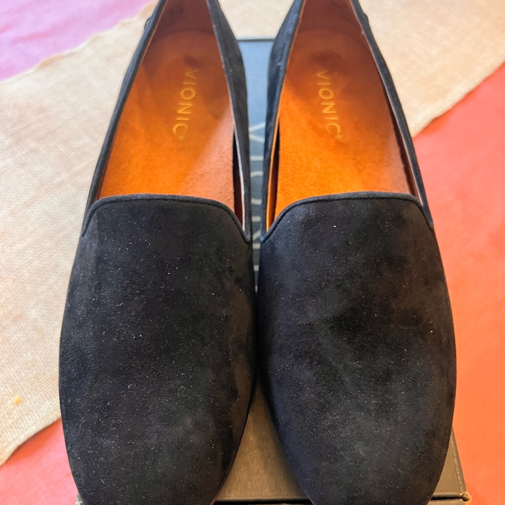 Women’s Willa Black Size 7 M and 6 M